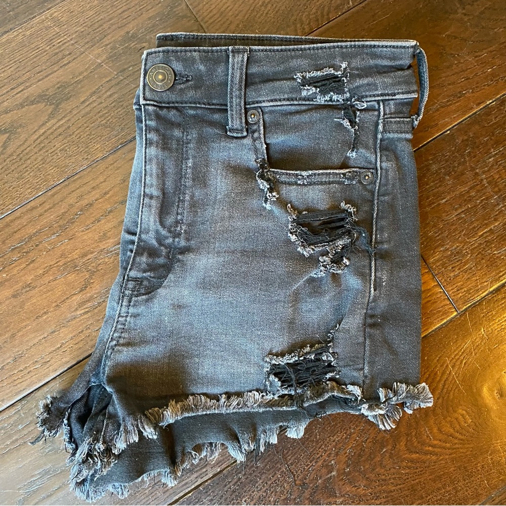 American Eagle Ne(x)t Level Stretch Ripped Hi-Rise Shortie